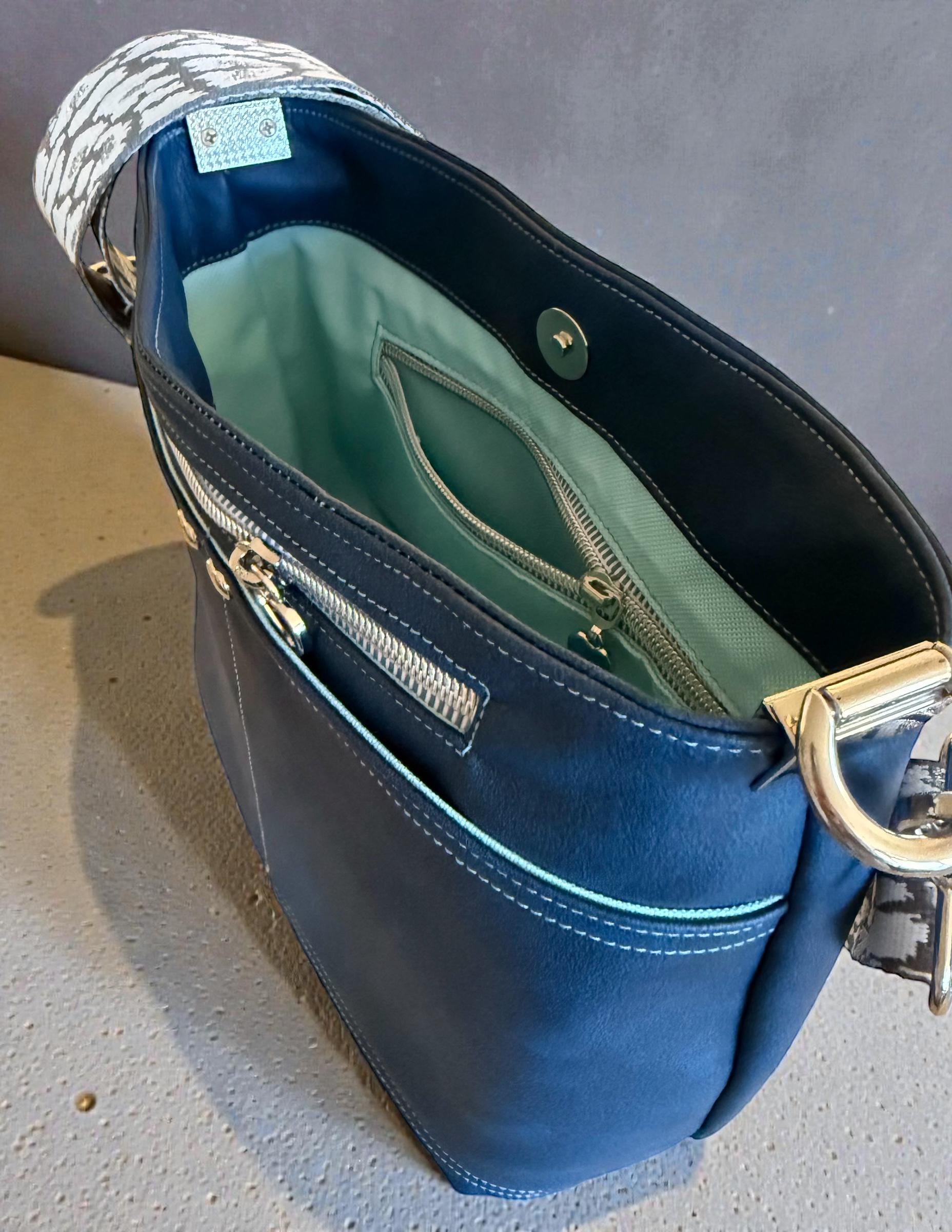 Handbag/Crossbody Bag/Shoulder Bag, Blue Teal faux leather