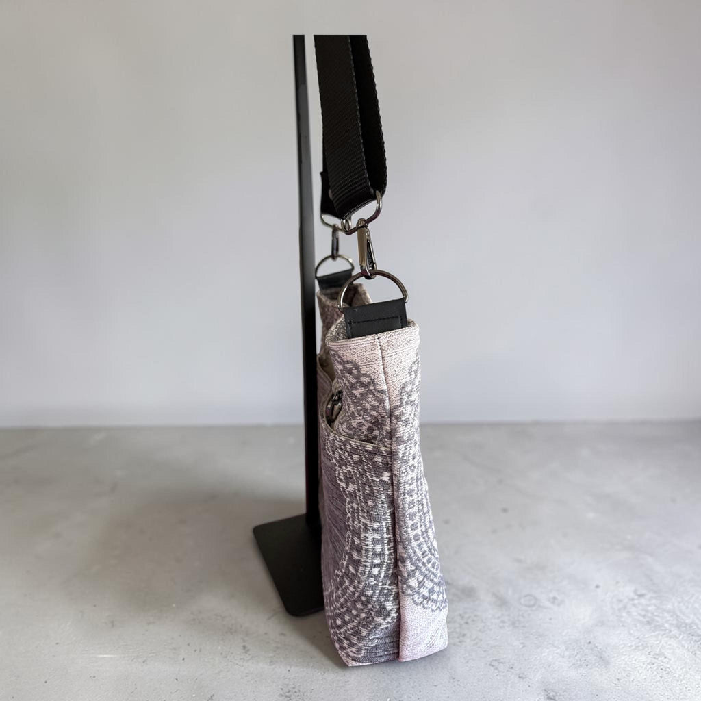 Handbag/Crossbody Bag/Shoulder Bag, Black & white