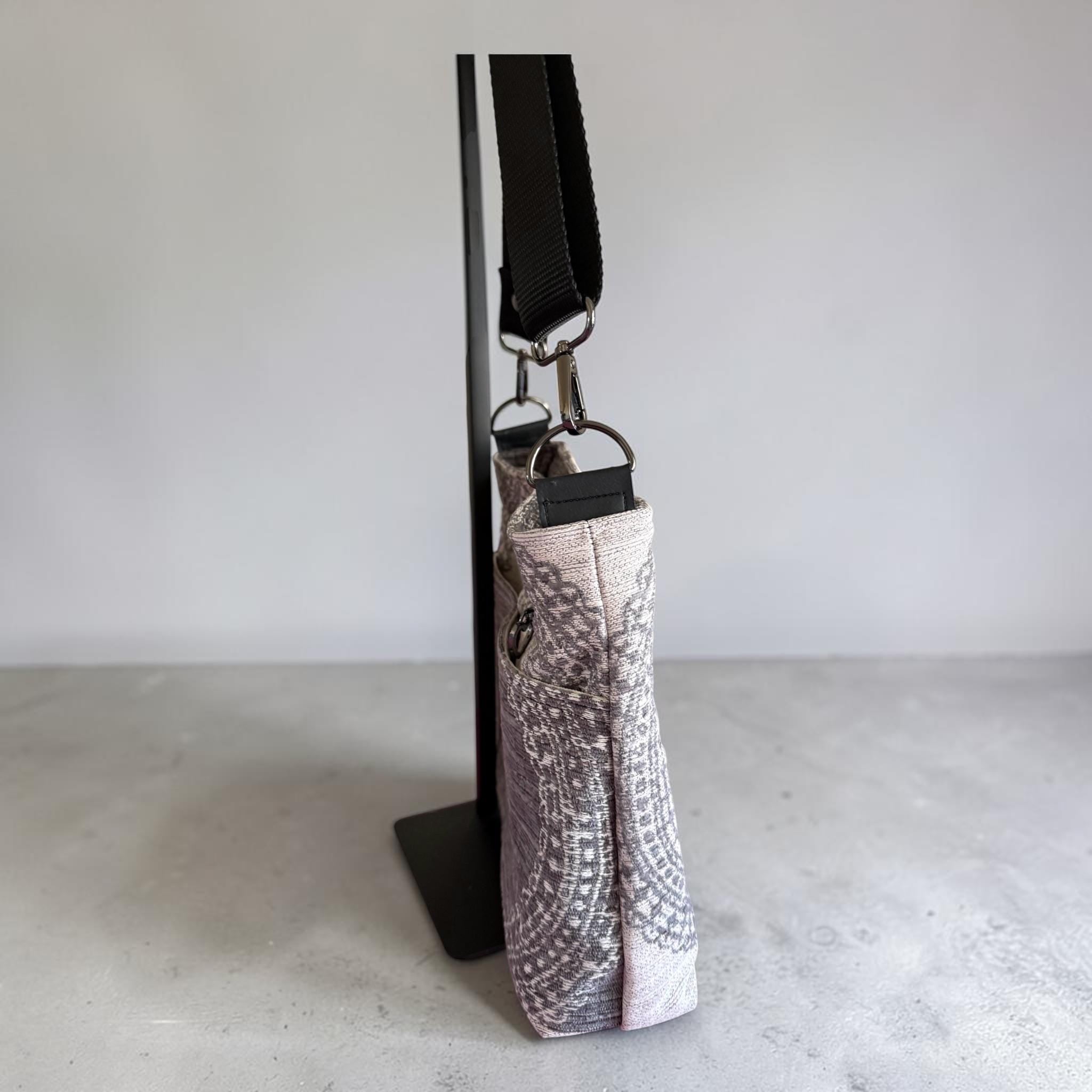 Handbag/Crossbody Bag/Shoulder Bag, Black & white
